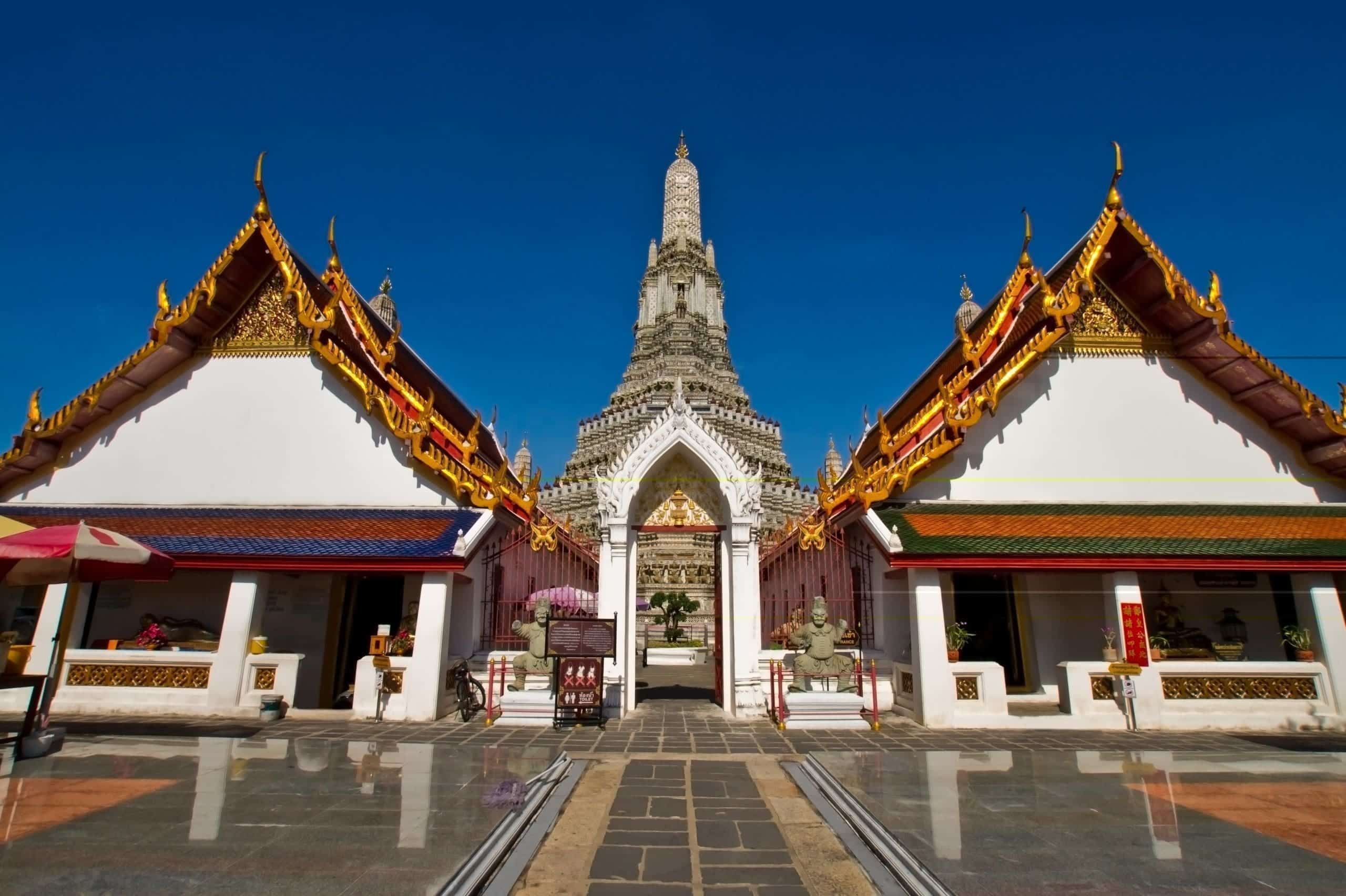 Bangkok’s Wat Arun (Temple of Dawn) Self-Guided Walking Tour