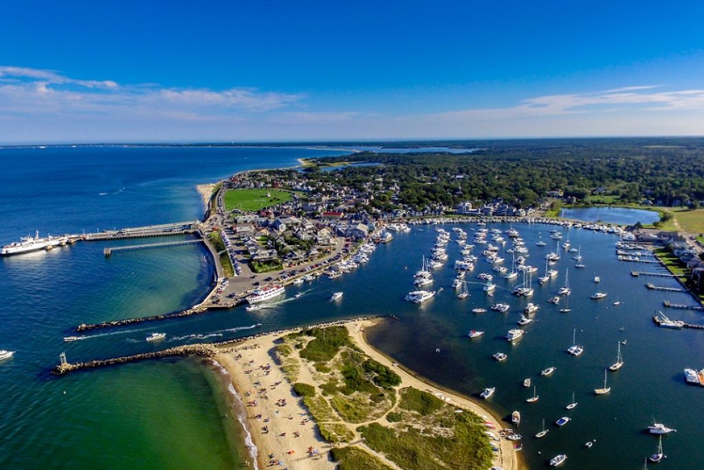 What is the Best Way to Tour Martha’s Vineyard?