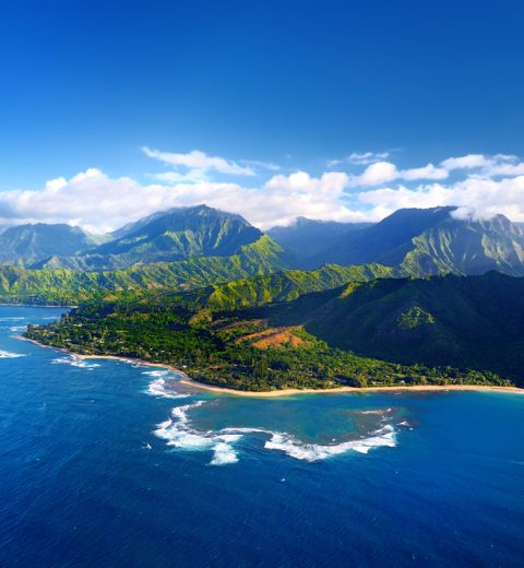 How Do Hawaiians Get Between Islands?